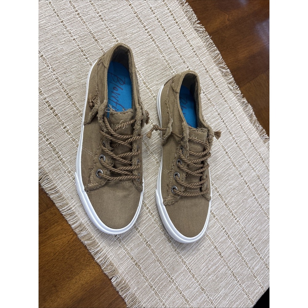 Blowfish Malibu Smoke Canvas Women's Size 8 Fixed Lace Sneakers Tan Excellent